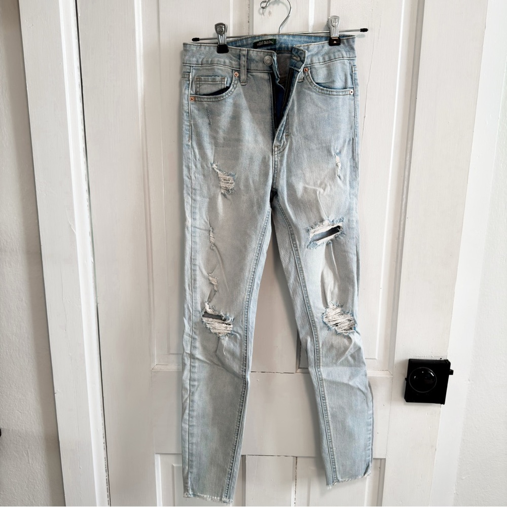 Wild Fable Light Blue Distressed Women's Jeans